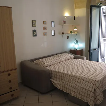 Via Caracciolo Apartman Lecce